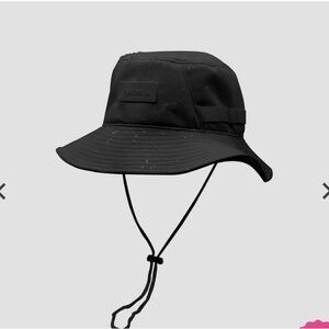 Hairbrella Black boonie Bucket Hat with Chin Strap